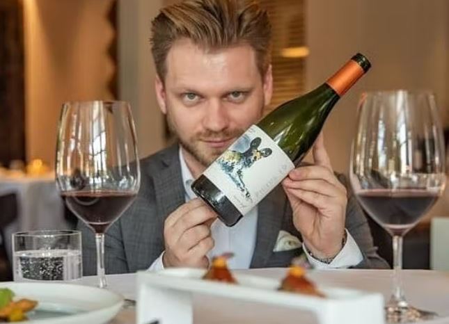 Schuif aan bij de Chef’s Table voor een unieke wijn-spijsbeleving | Edgaras Razminas & Sietse Blummel