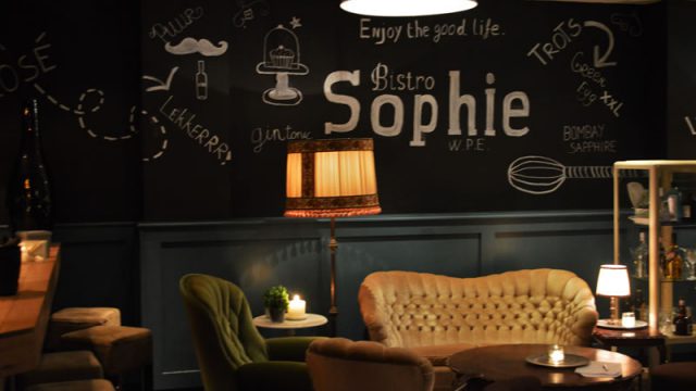 Bistro Sophie Will Ermens Cervena hert