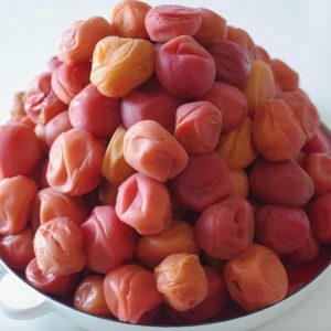 Umeboshi _ © Instagram tanakayonta Aziatisch streetfood